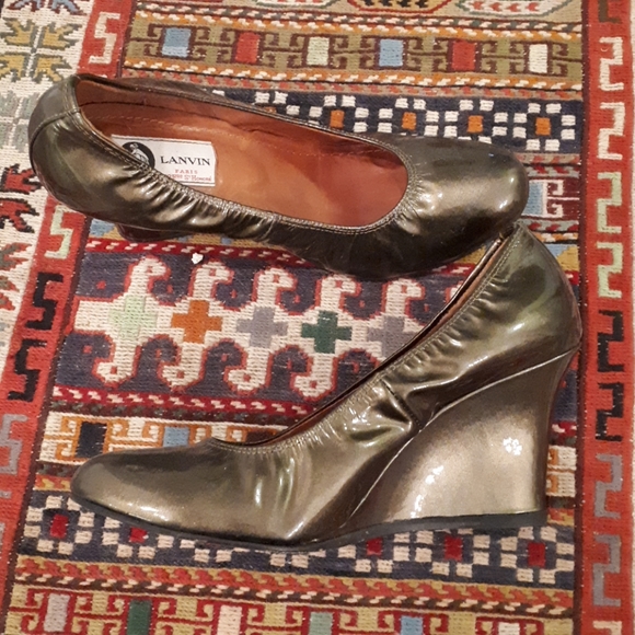 Shoes - Picture 1 of 6